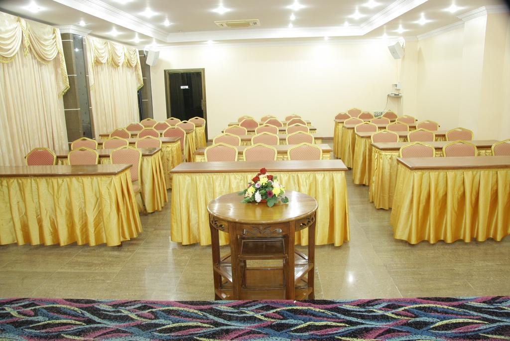 Golden Sand Hotel Sihanoukville Exterior foto