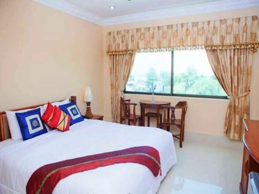 Golden Sand Hotel Sihanoukville Exterior foto